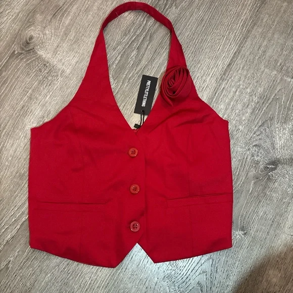 PrettyLittleThing Red Button-Up Halter Top - Picture 2 of 3
